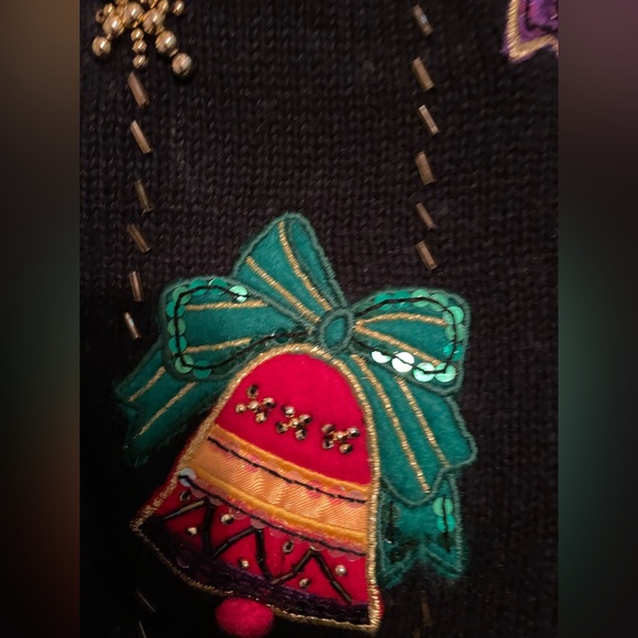 XL Holiday Vest - Picture 4 of 8